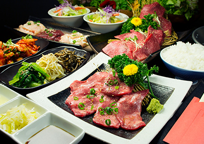 極上のお肉を存分に堪能できるお得なコースメニュー!